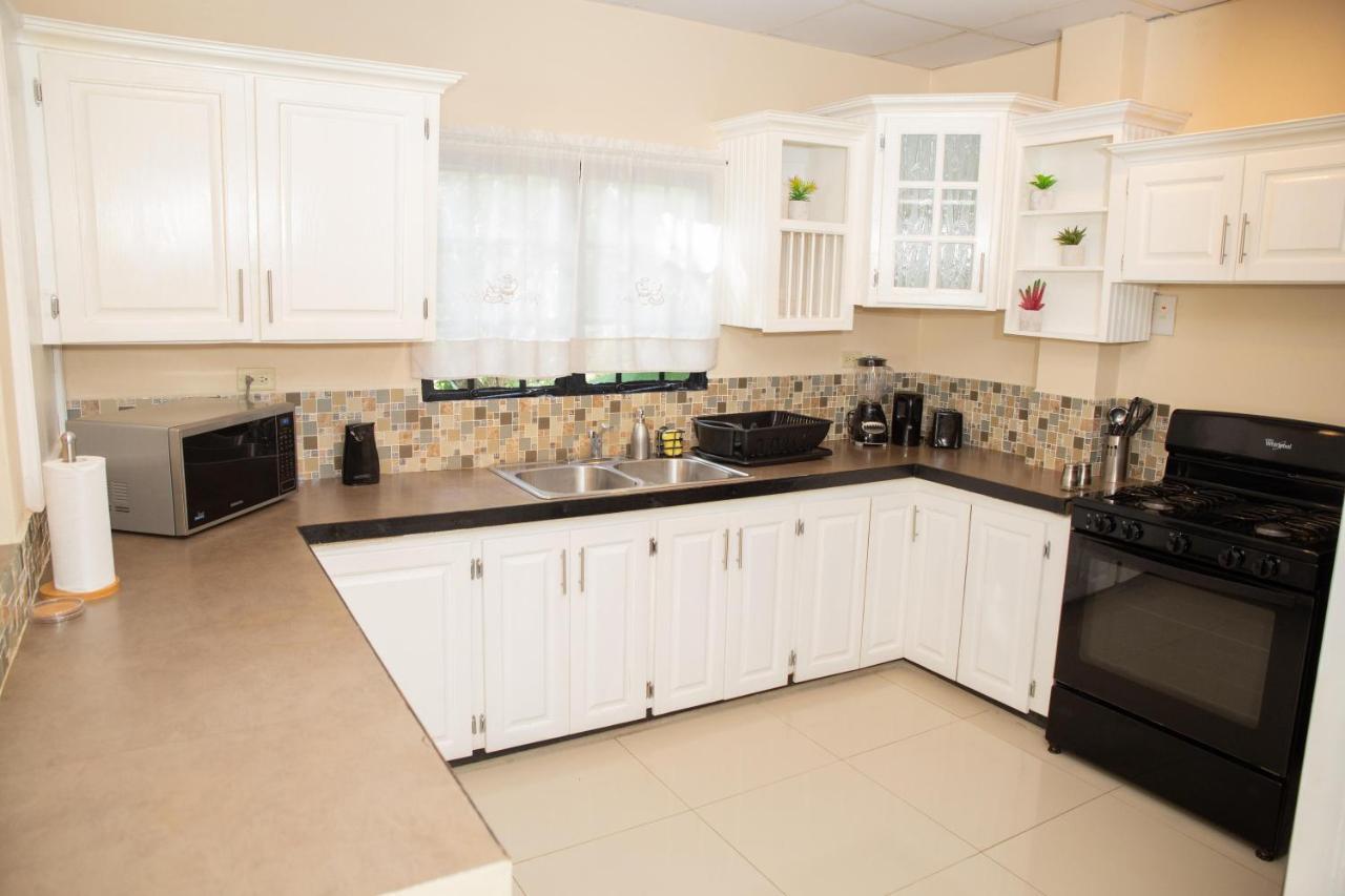 Stacys Place #1 2 Bedroom Apartment Port of Spain Zewnętrze zdjęcie